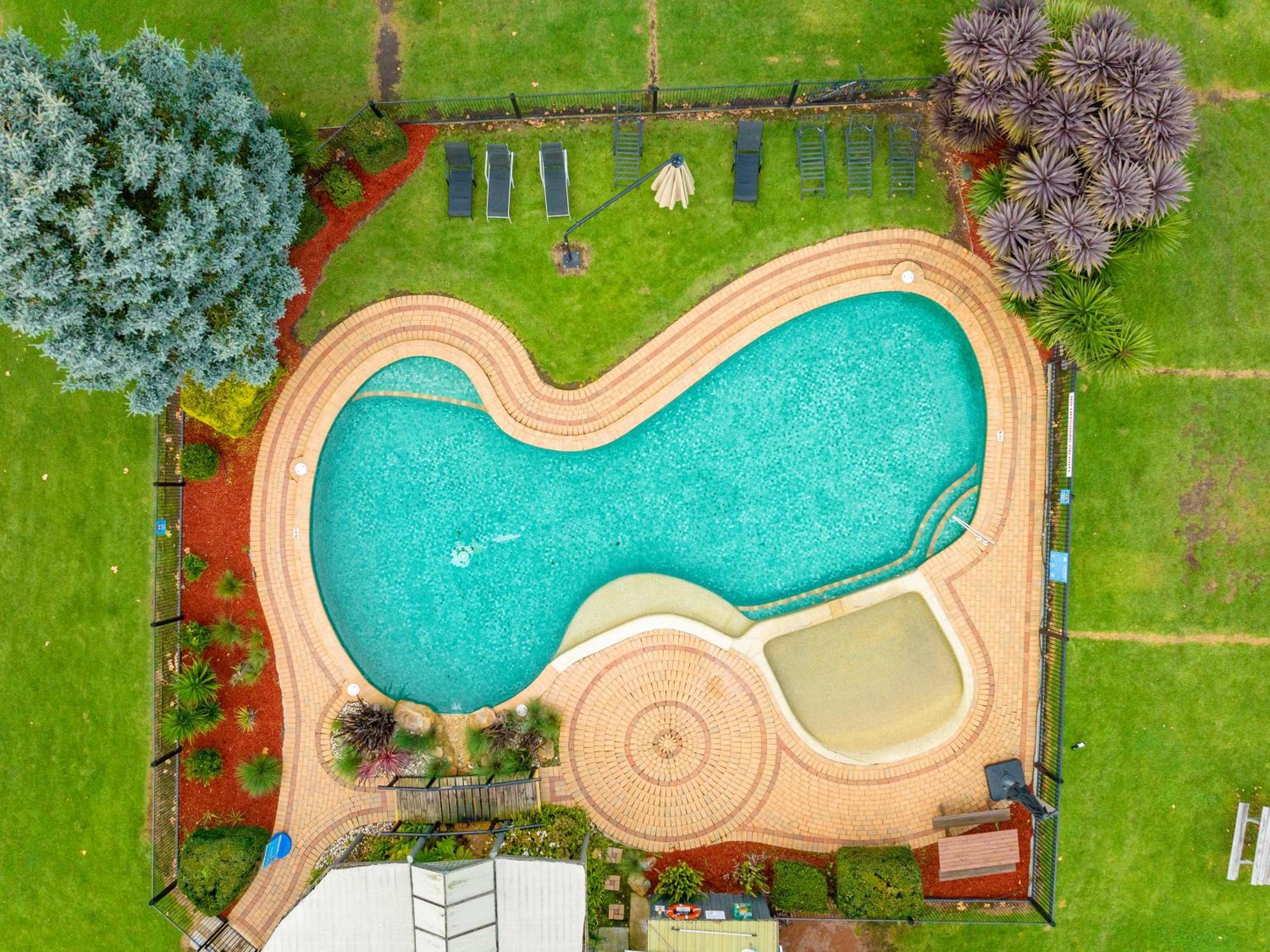 Nrma Bairnsdale Riverside Holiday Park Exterior foto